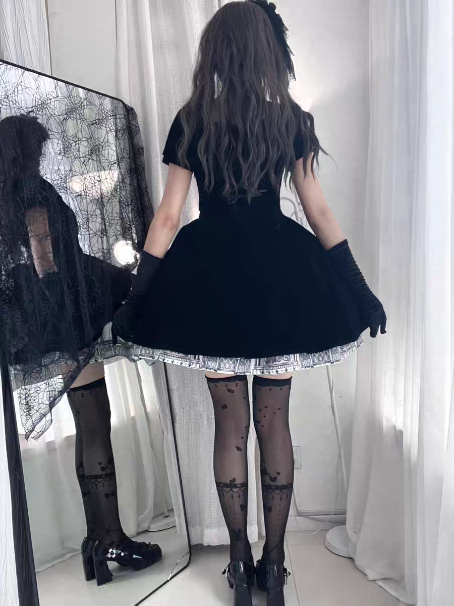 【Nocturne of the Dead】Velvet irregular hem skirt