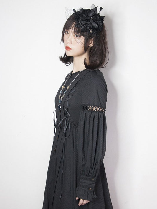 +Mercédes+ Retro Gothic Peaked Collar One-piece 053