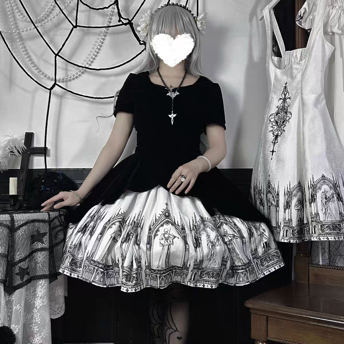 【Nocturne of the Dead】Velvet irregular hem skirt