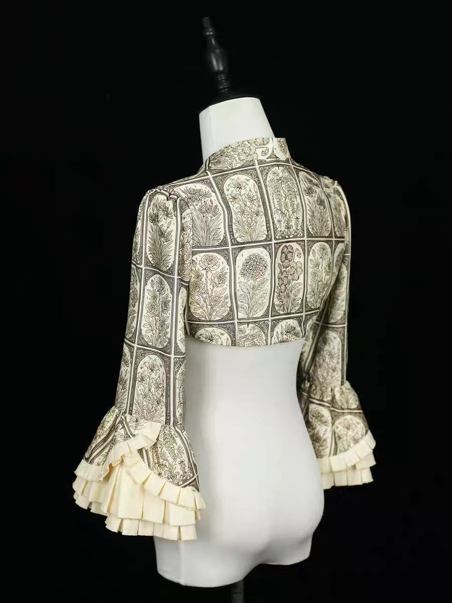 Plant encyclopedia short jacket lolita, paired with a small sleeved open top coat