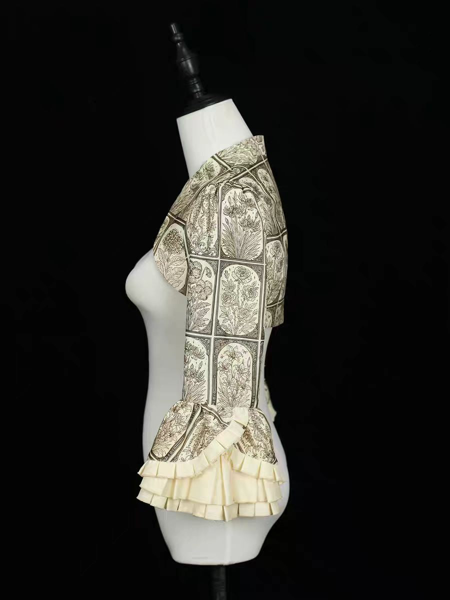 Plant encyclopedia short jacket lolita, paired with a small sleeved open top coat